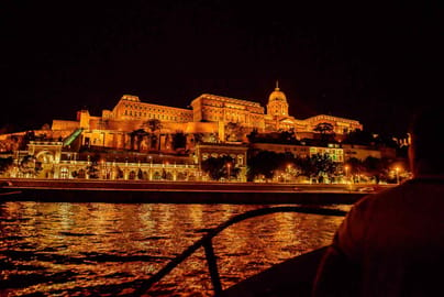 Balade en bateau à moteur à Budapest