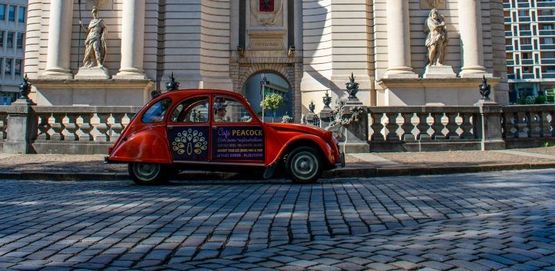 Visite insolite de Lille en 2CV