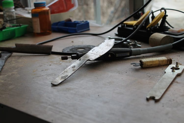 Atelier artisanal de création de couteau à Lyon
