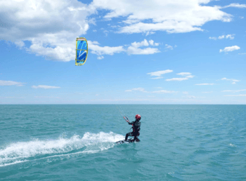 Cours de kitesurf à 30 minutes de Montpellier
