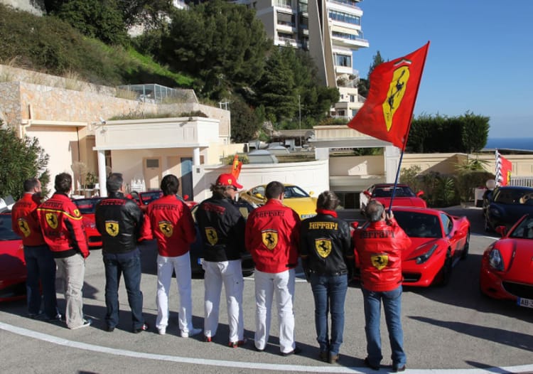 Baptême en Ferrari pour entreprise sur les routes panoramiques au dessus de Monaco