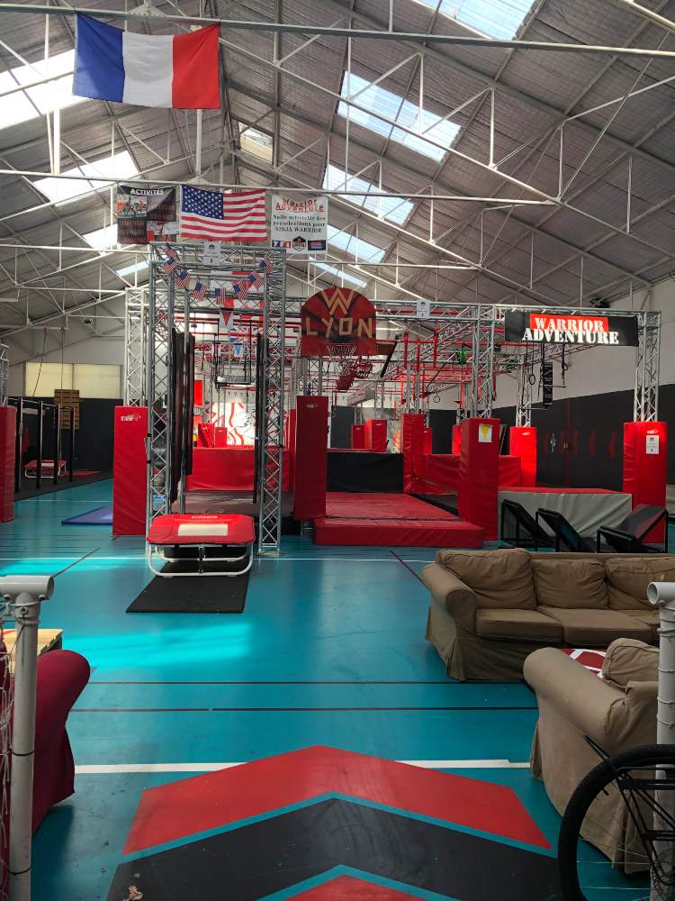 Parcours du combattant inspiré de Ninja Warrior à Lyon