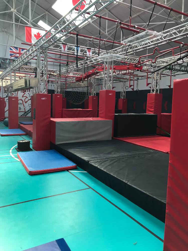 Parcours du combattant inspiré de Ninja Warrior à Lyon