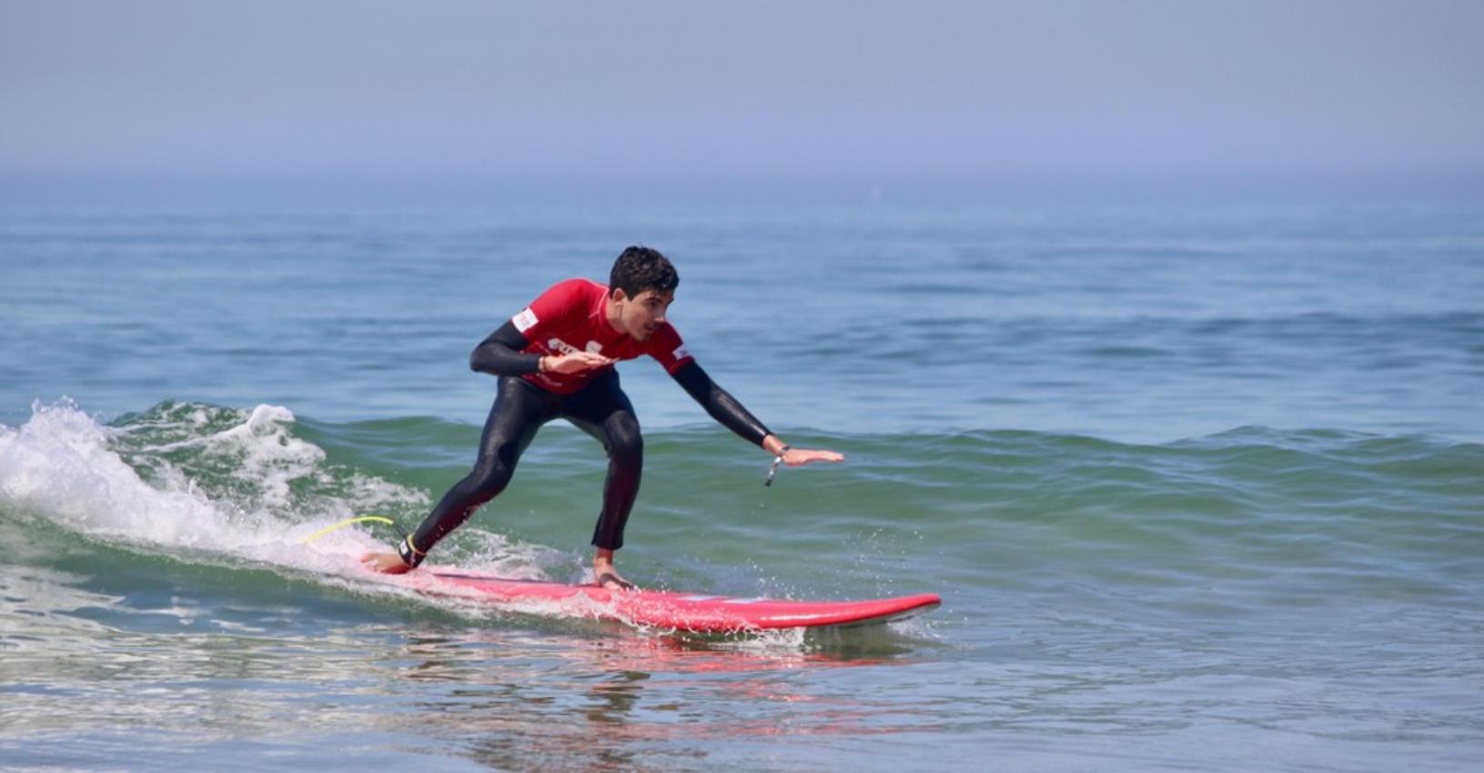 Cours de surf à Lisbonne - EVG, EVJF