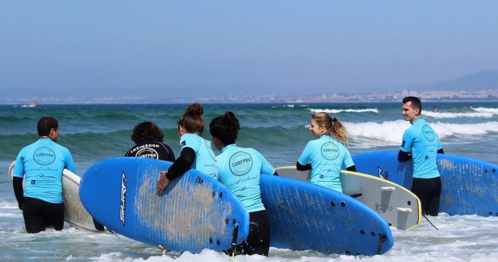 Cours de surf à Lisbonne - EVG, EVJF