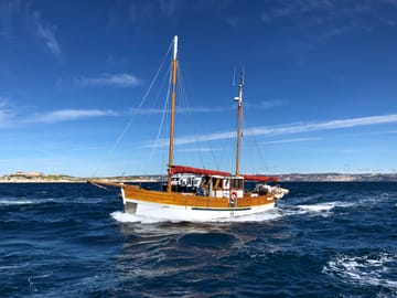 Location bateau avec skipper dans les calanques de Marseille et les îles du Frioul