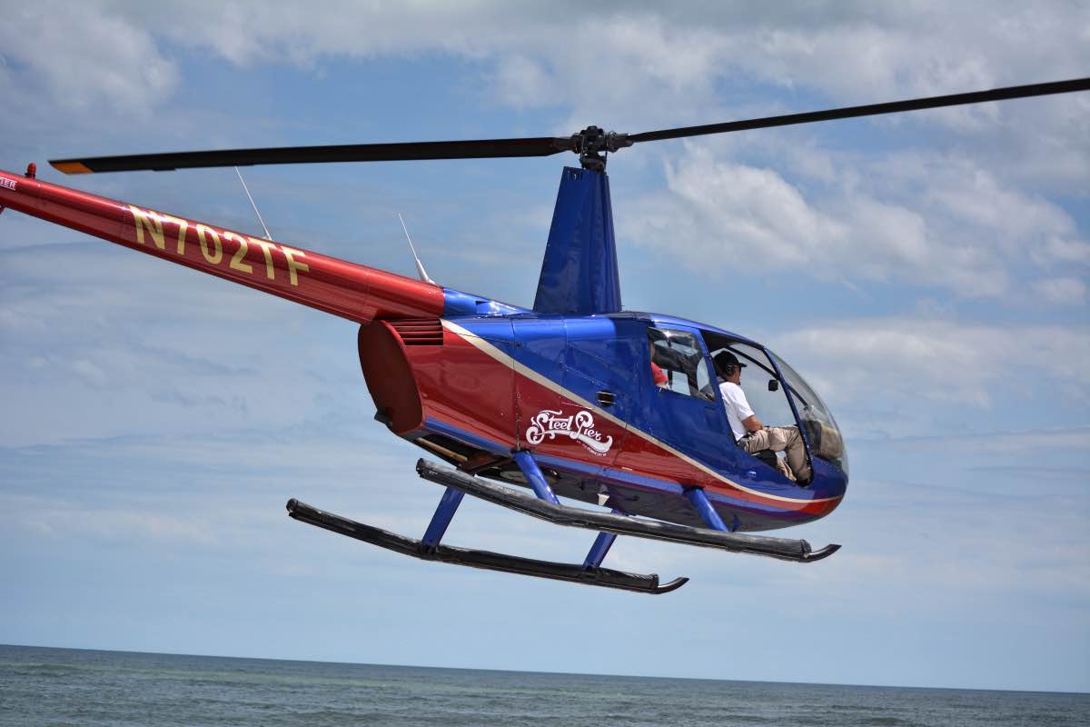 Initiation au pilotage d'un hélicoptère à Cerny dans l'Essonne