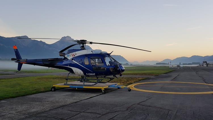 Vol d'initiation de pilotage en hélicoptère à Grenoble