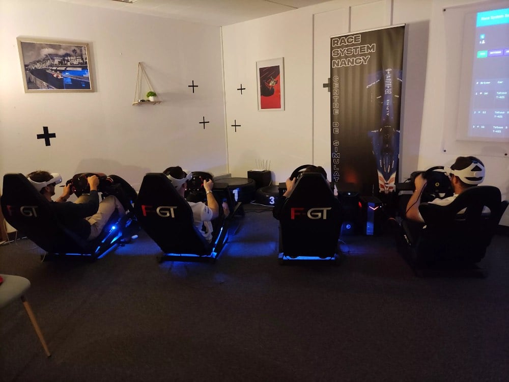 Pilotage Automobile sur simulateur en réalité virtuelle près de Nancy