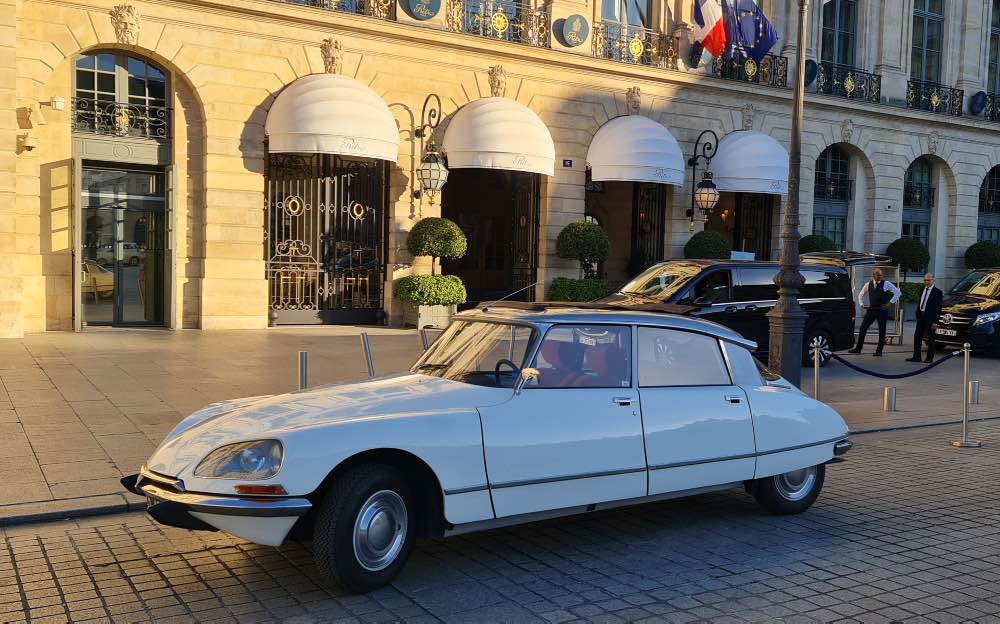 Visite de Paris en Citroën DS de collection