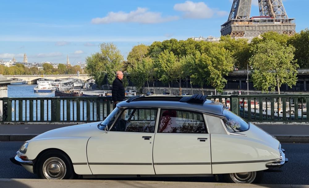 Visite de Paris en Citroën DS de collection