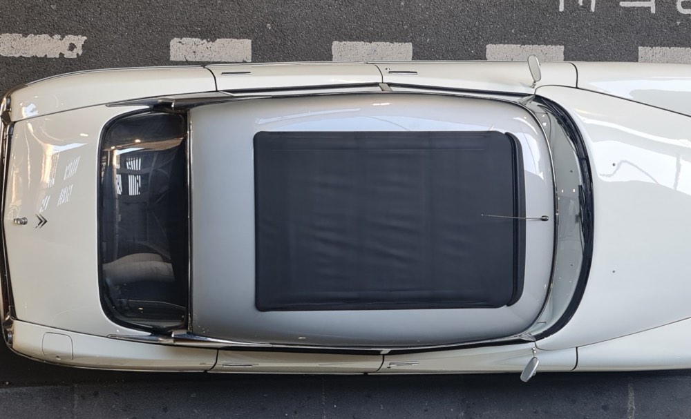 Visite de Paris en Citroën DS de collection