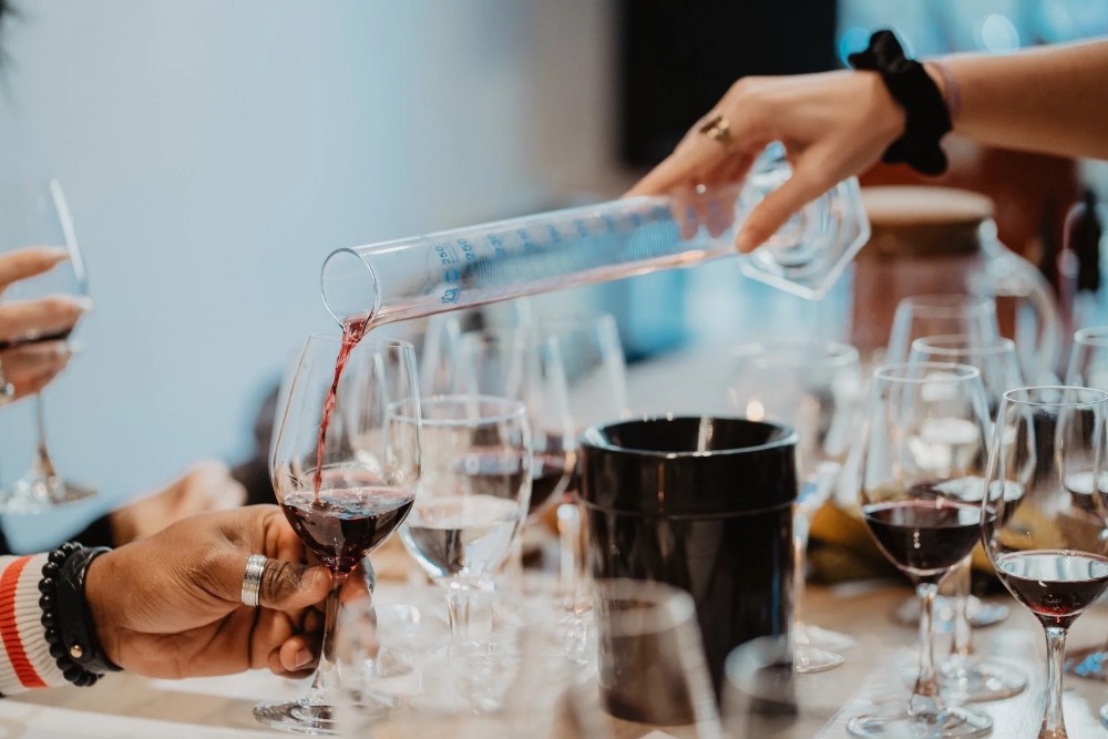 Atelier création d'un vin rouge en équipe à Bordeaux