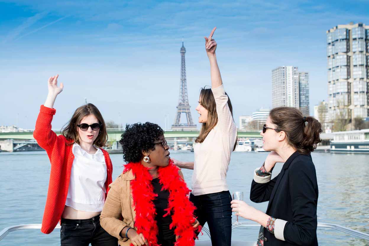 Croisière privée à Paris en petit comité sur la Seine