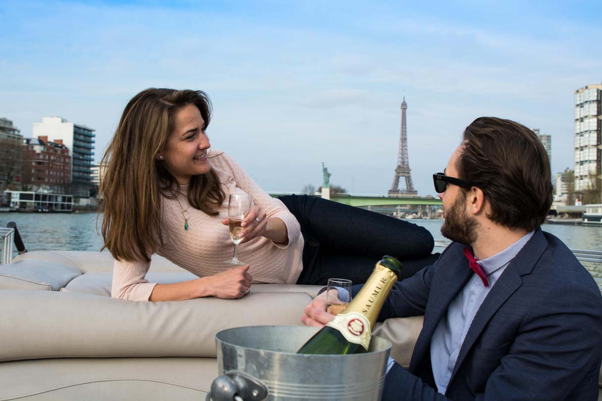 Croisière privée à Paris en petit comité sur la Seine