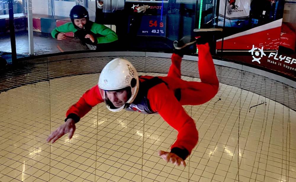 Simulateur de chute libre intérieur à Prague