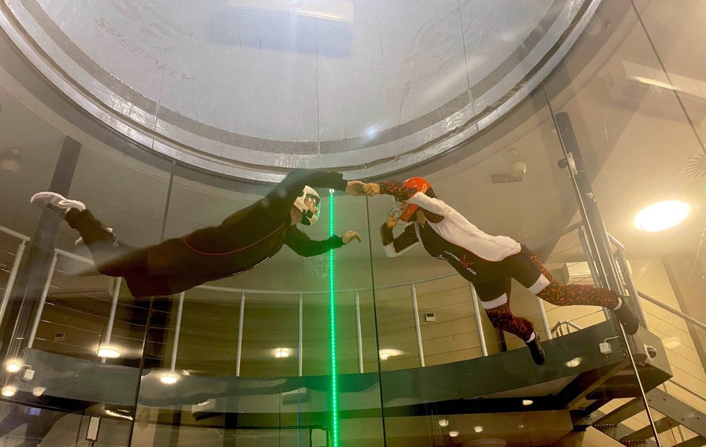 Simulateur de chute libre intérieur à Prague