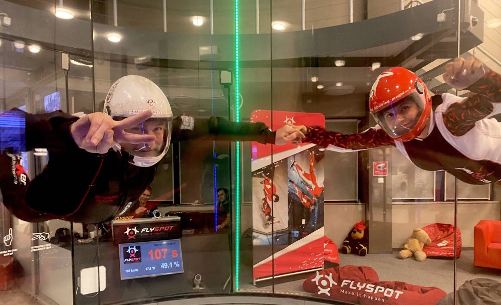 Simulateur de chute libre intérieur à Prague