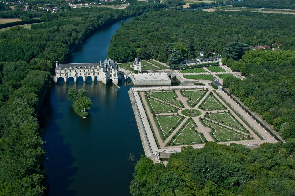 Vol en hélicoptère au départ de l'aéroport de Tours - au-dessus des Châteaux de la Loire