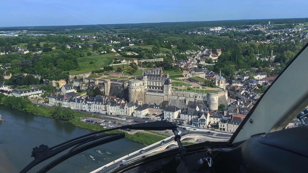 Vol en hélicoptère au départ de l'aéroport de Tours - au-dessus des Châteaux de la Loire