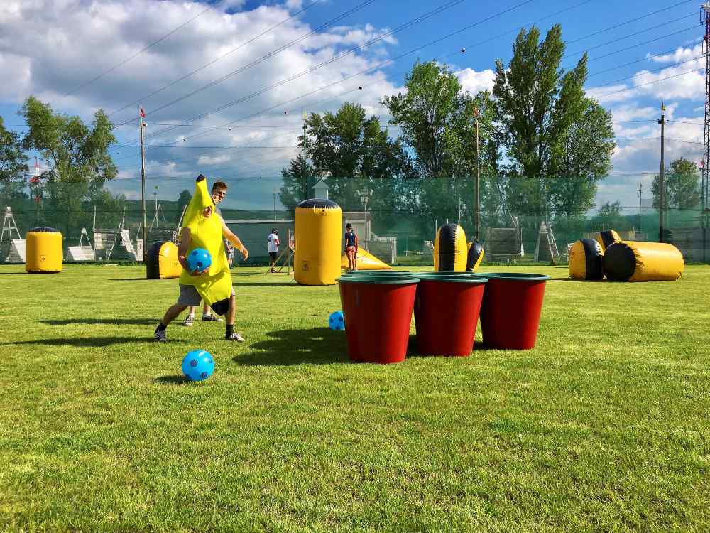 Multi-activité à Prague - fléchette, beer pong, babyfoot humain 