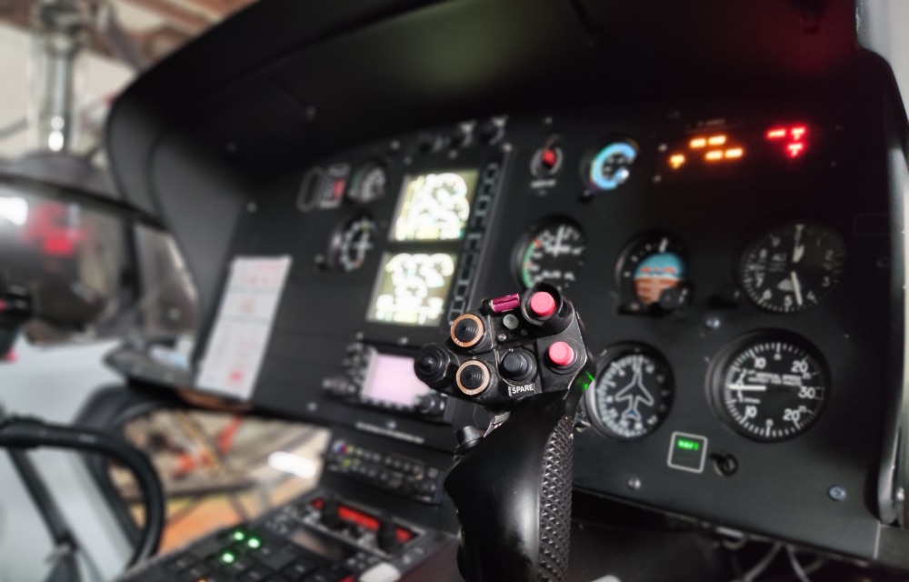 Initiation au pilotage d'un hélicoptère à Cerny dans l'Essonne