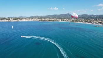 Parachute ascensionnel à Six-Fours - Baie de Sanary
