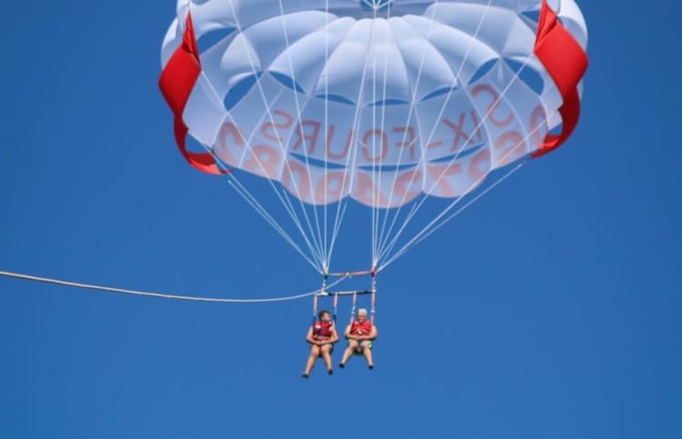 Parachute ascensionnel à Six-Fours - Baie de Sanary