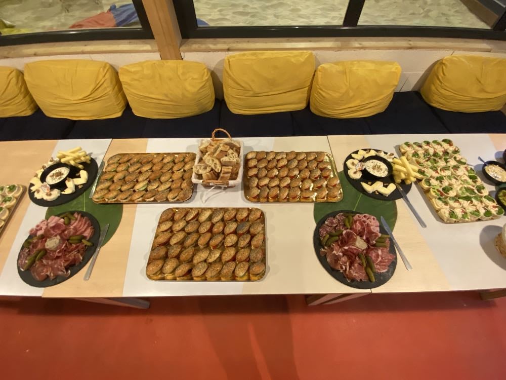 Olympiade sur une plage couverte à Paris - Team Building