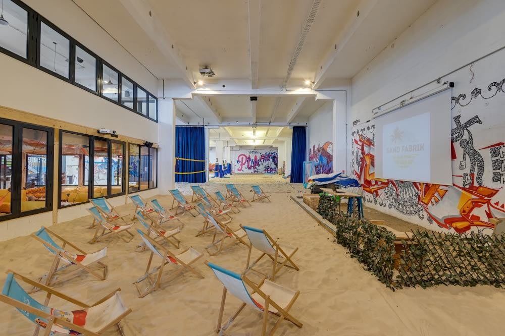 Olympiade sur une plage couverte à Paris - Team Building