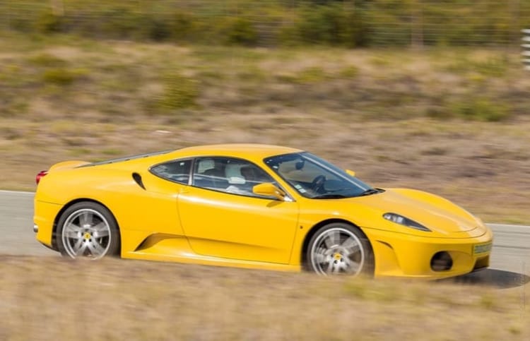 Stage de pilotage en Ferrari à côté de Nîmes