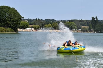 Bouée tractée au Lac de Pont-L'Êvêque