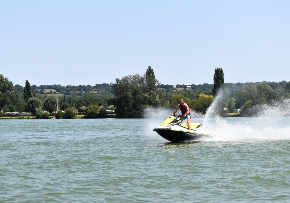 Location Jet ski - Lac de Pont L'évêque près de Deauville