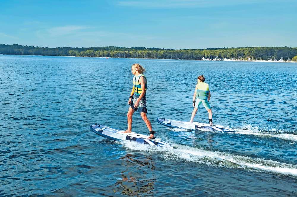 Surf électrique sur le lac de Biscarrosse