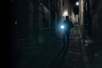 Enquête policière outdoor - mix entre Escape Game et Jeu de piste pour Teambuilding