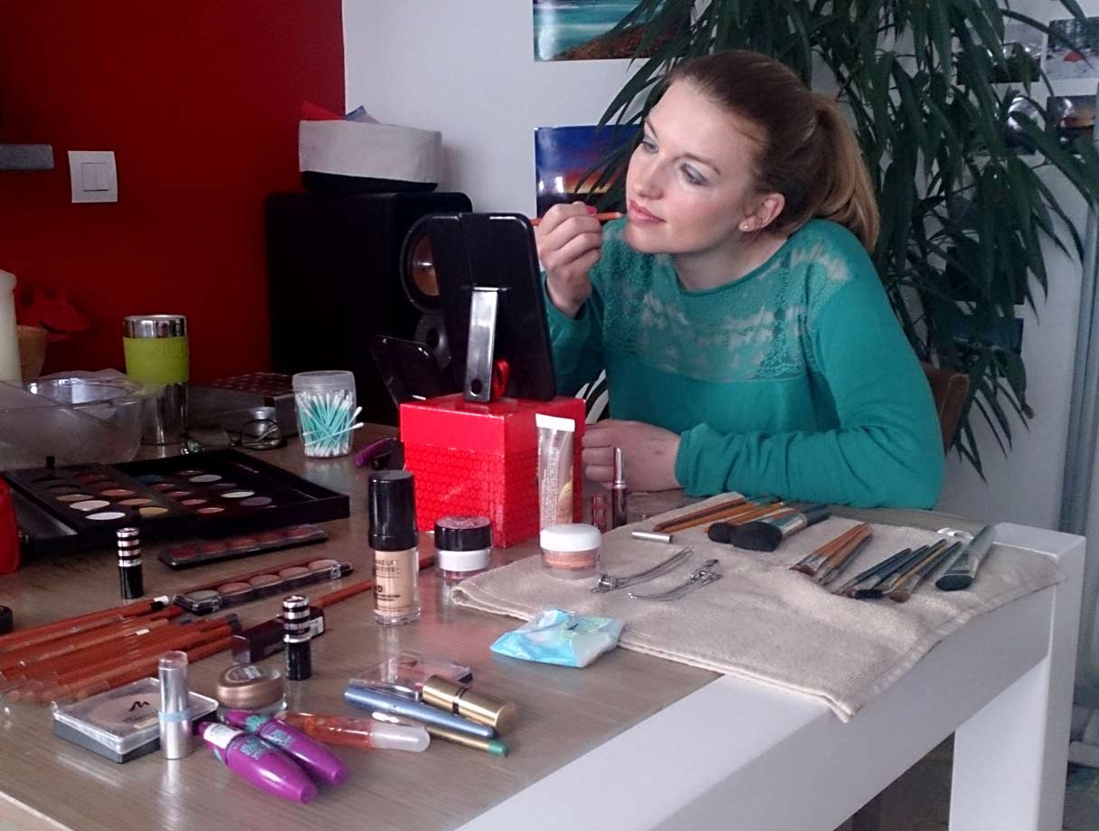 Ateliers stylistiques couleurs et Cours maquillage à Paris et proche région