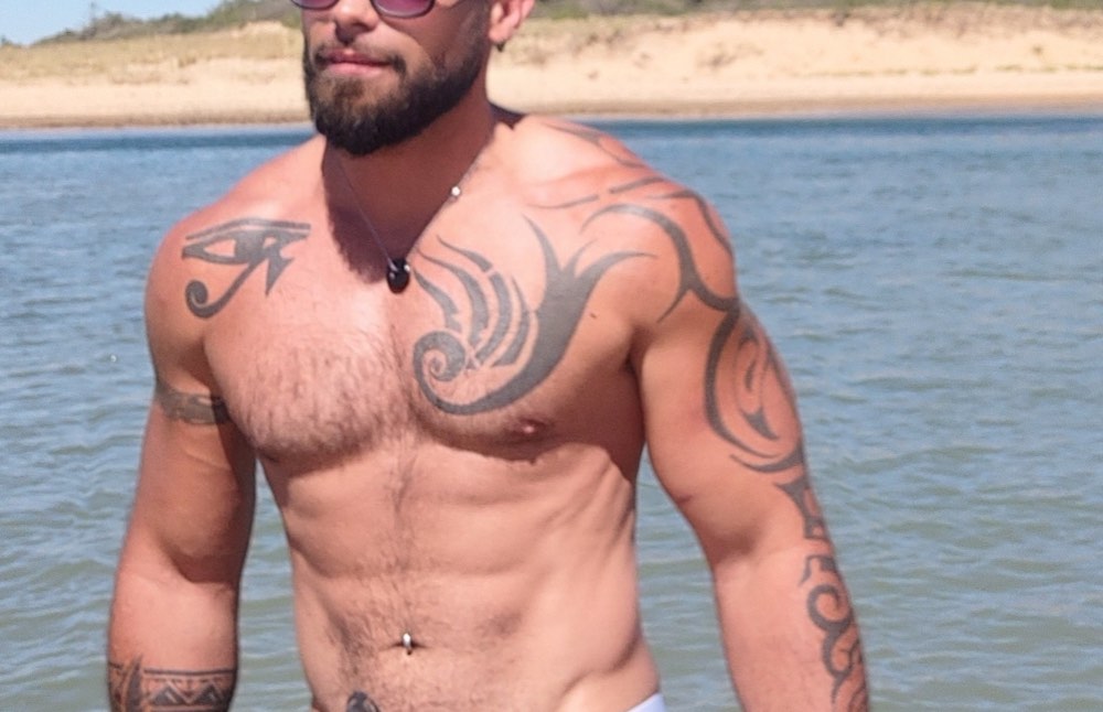 Stripteaseur à Nantes à domicile - EVJF