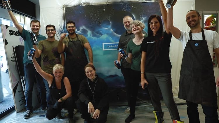 Team Building fresque collective sur panneaux à Boulogne-Billancourt