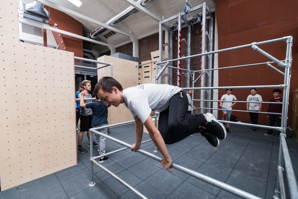 Parcours d'obstacles et activité ninja en intérieur à Pantin
