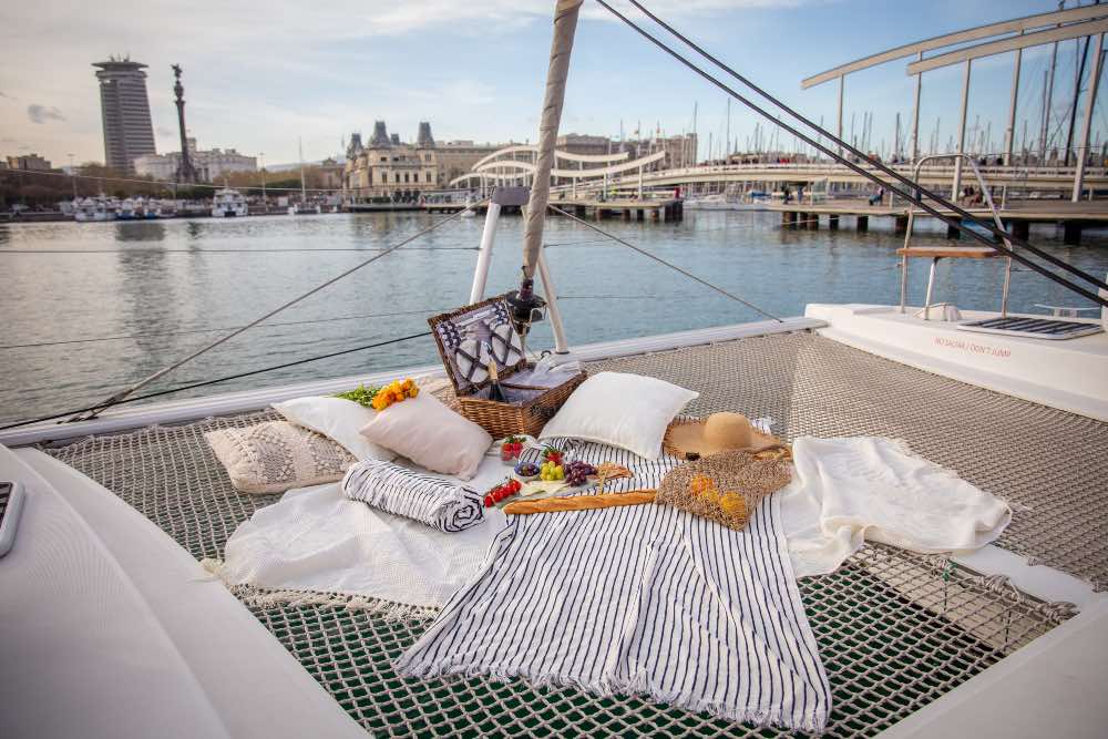 Location catamaran à Barcelone - avec skipper