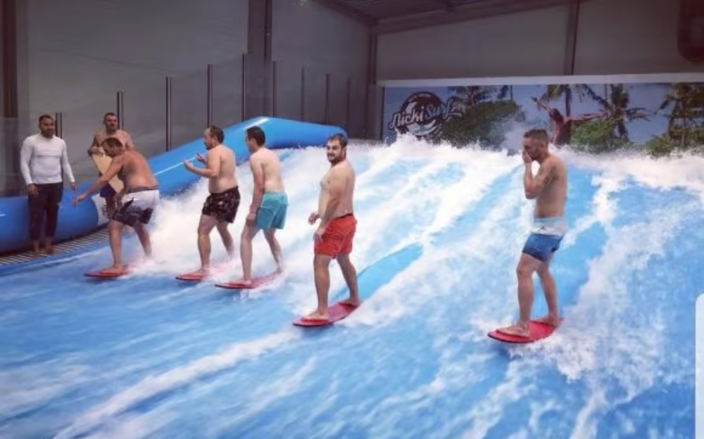 Surf intérieur sur vague artificielle - Marseille/Aix