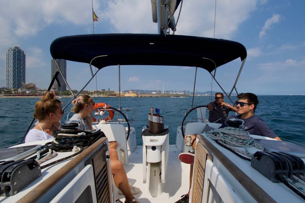 Excursion en voilier avec skipper à Barcelone