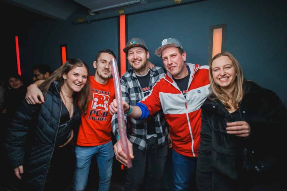 Tournée des bars et entrée en club à Prague