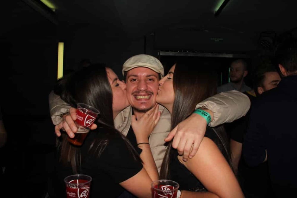 Tournée des bars et entrée en club à Prague