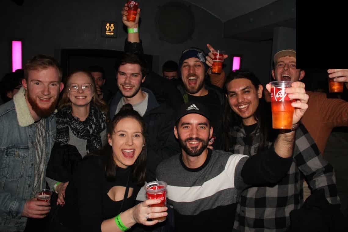 Tournée des bars et entrée en club à Prague