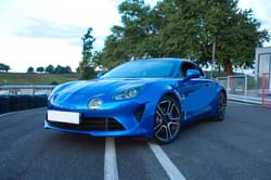 Cours de pilotage pour enfants en Alpine A 110 à Pau