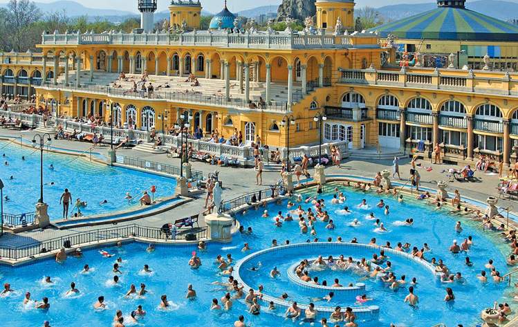 Bains thermaux à Budapest