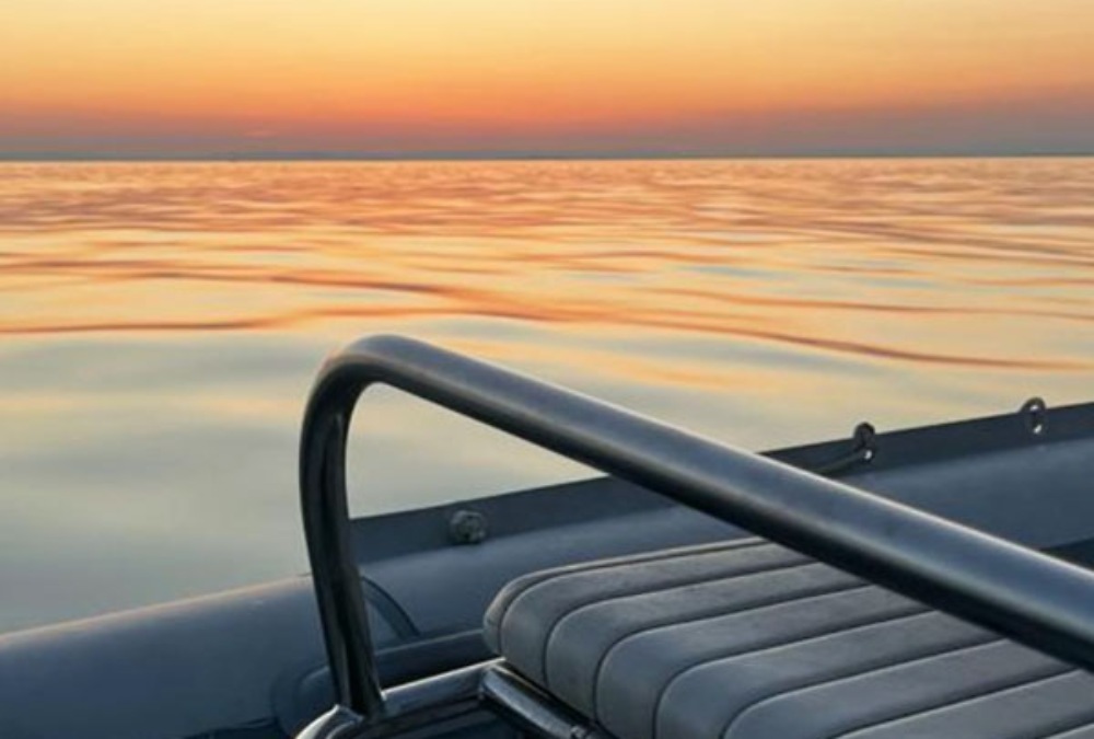 Apéro boat au coucher de soleil à La Grande Motte