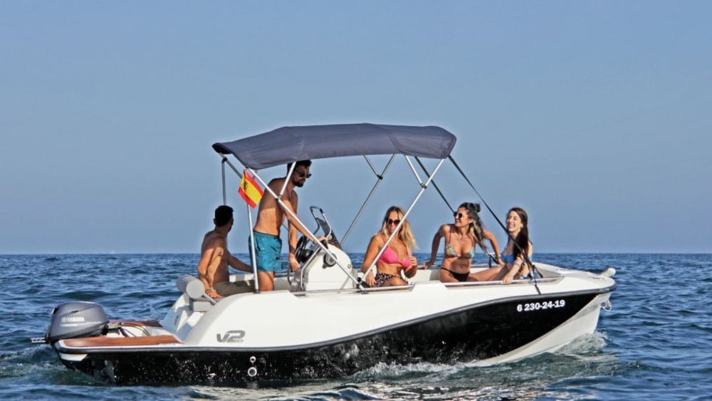Location d'un bateau sans permis à Barcelone