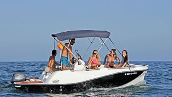 Location d'un bateau sans permis à Barcelone
